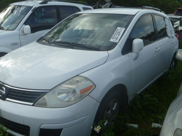 3N1BC13E87L353163 - 2007 NISSAN VERSA S/SL WHITE photo 2