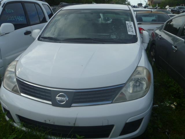 3N1BC13E87L353163 - 2007 NISSAN VERSA S/SL WHITE photo 9