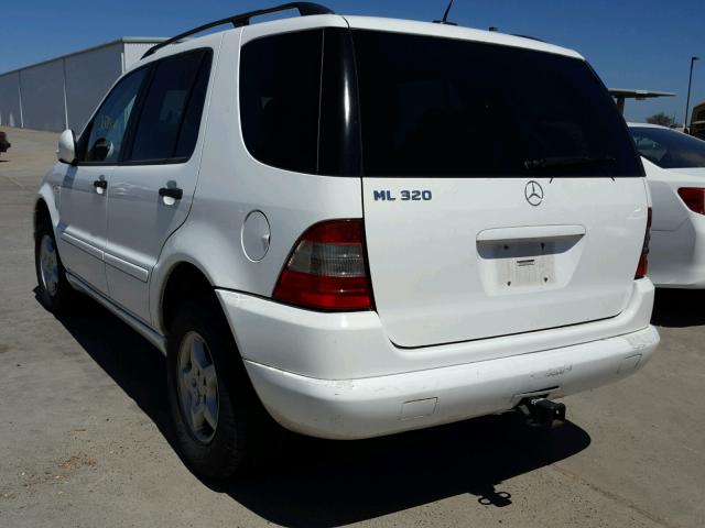 4JGAB54E41A254514 - 2001 MERCEDES-BENZ ML 320 WHITE photo 3