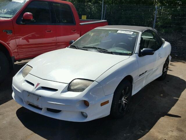 4G2JB32TXYB201835 - 2000 PONTIAC SUNFIRE GT WHITE photo 2