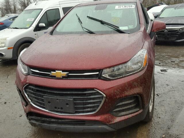 3GNCJNSB8HL270654 - 2017 CHEVROLET TRAX LS RED photo 2