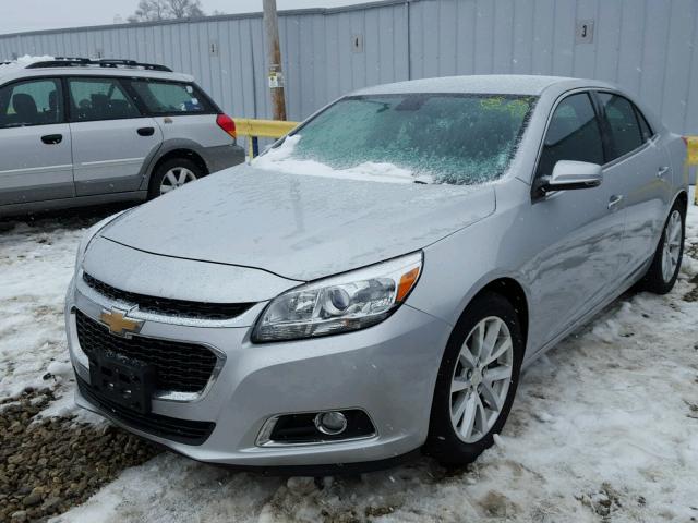 1G11E5SA6GF103982 - 2016 CHEVROLET MALIBU LIM 银色 照片 2