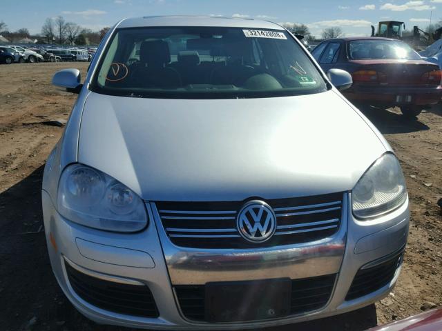 3VWST71K45M631294 - 2005 VOLKSWAGEN NEW JETTA SILVER photo 9