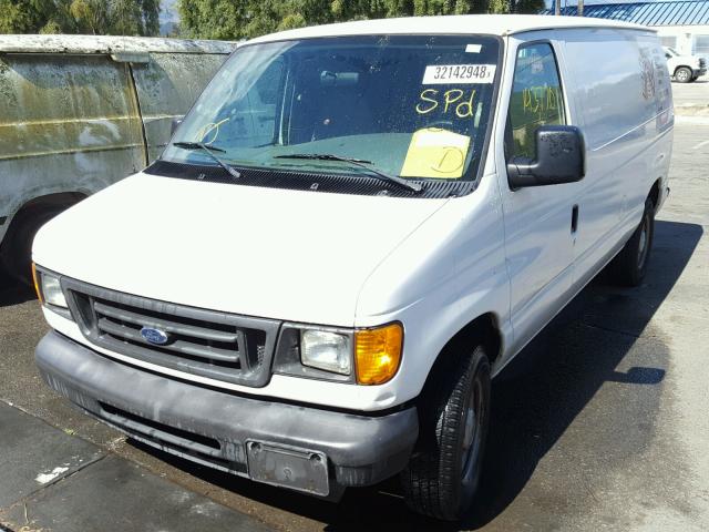 1FTRE14L55HA25469 - 2005 FORD ECONOLINE WHITE photo 2