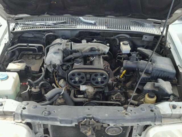 KNDJB723715053779 - 2001 KIA SPORTAGE GRAY photo 7