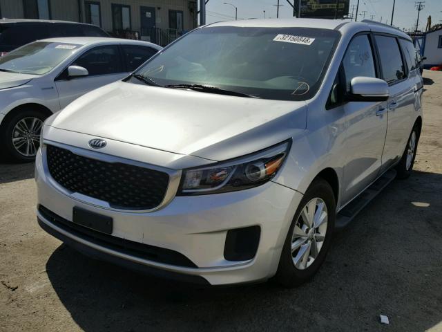 KNDMB5C1XG6087653 - 2016 KIA SEDONA LX SILVER photo 2