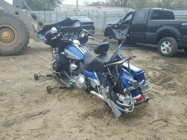 1HD1FC417AB656028 - 2010 HARLEY-DAVIDSON FLHTCU BLUE photo 3