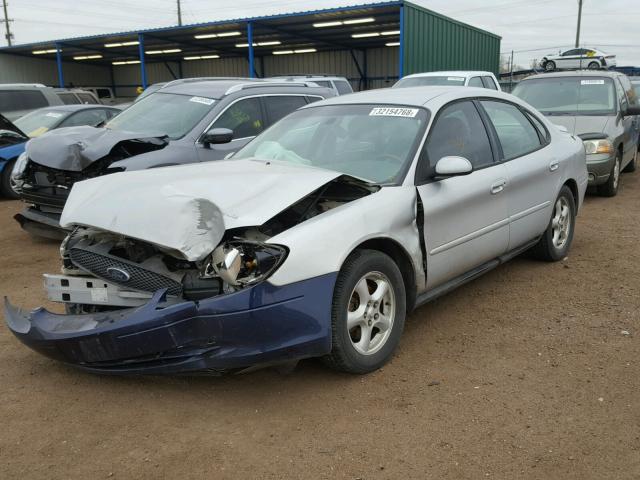 N0V1N96356898 - 2001 FORD TAURUS SILVER photo 2