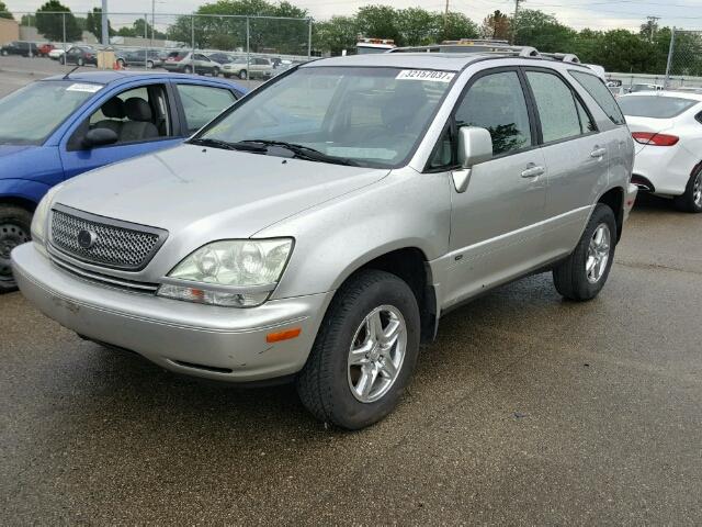 JTJHF10U110207361 - 2001 LEXUS RX 300 SILVER photo 2