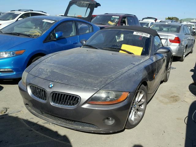 4USBT33574LR67969 - 2004 BMW Z4 2.5 GRAY photo 2