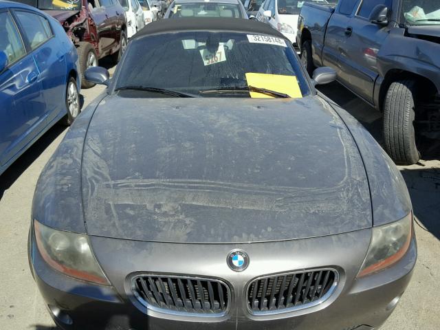 4USBT33574LR67969 - 2004 BMW Z4 2.5 GRAY photo 7