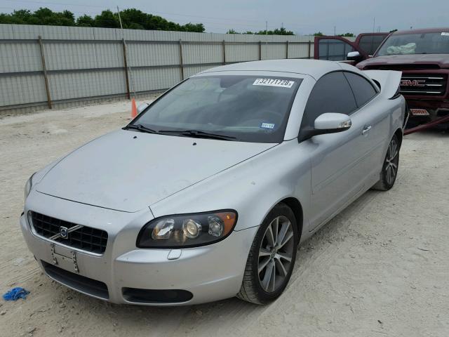 YV1MC67259J078505 - 2009 VOLVO C70 T5 SILVER photo 2