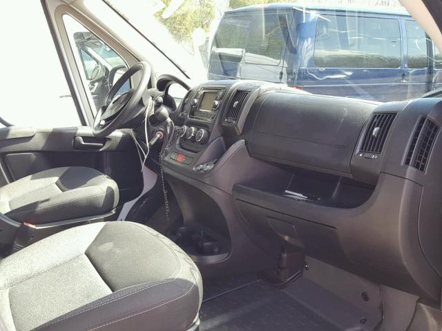 3C6TRVAG2GE129071 - 2016 RAM PROMASTER WHITE photo 5