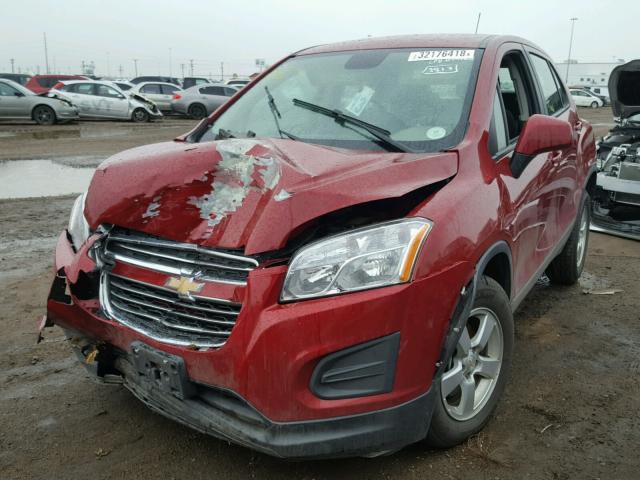 KL7CJPSB2FB092658 - 2015 CHEVROLET TRAX 1LS MAROON photo 2