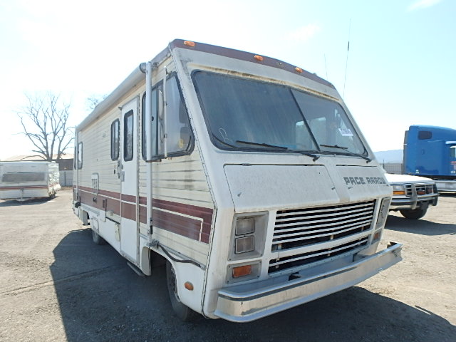 14BB3008043 - 1981 PACE MOTORHOME TWO TONE photo 1