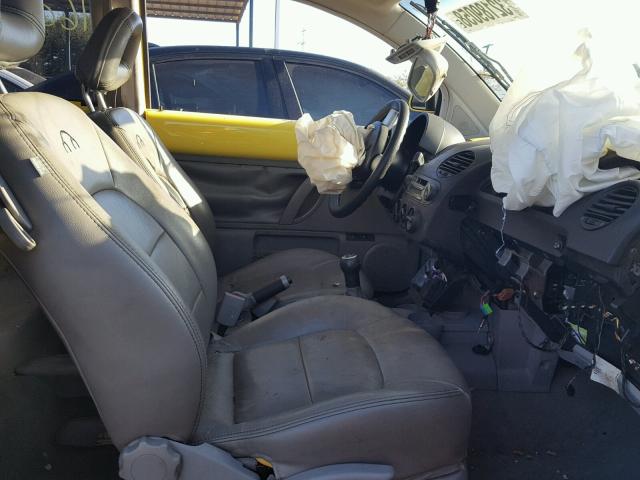 3VWCC21C0YM463240 - 2000 VOLKSWAGEN NEW BEETLE ყვითელი ფოტო 5