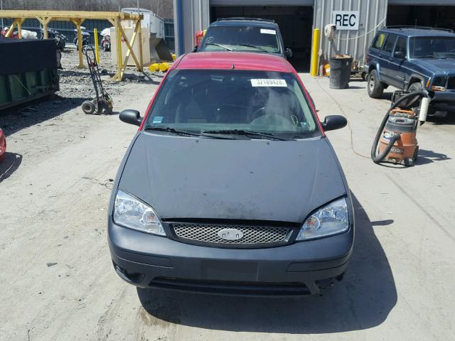 3FAFP37N35R131462 - 2005 FORD FOCUS ZX5 RED photo 9