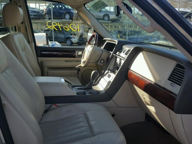 5LMFU28R74LJ14197 - 2004 LINCOLN NAVIGATOR 金色 照片 5