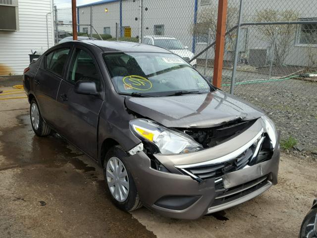 3N1CN7AP6FL881000 - 2015 NISSAN VERSA GRAY photo 1