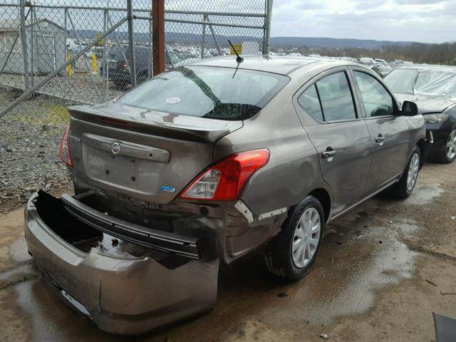 3N1CN7AP6FL881000 - 2015 NISSAN VERSA GRAY photo 4