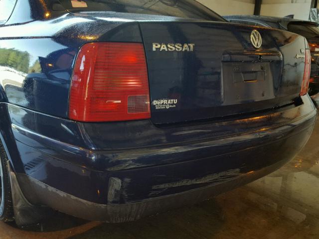 WVWUH23B2YE200489 - 2000 VOLKSWAGEN PASSAT GLX 蓝色 照片 9