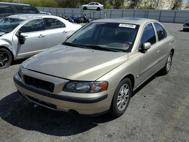 YV1RS64A742329323 - 2004 VOLVO S60 GOLD photo 2