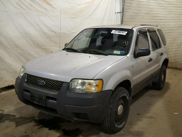 1FMYU02182KD96159 - 2002 FORD ESCAPE XLS SILVER photo 2