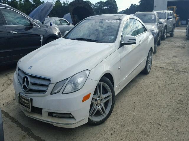 WDDKJ5KBXCF165496 - 2012 MERCEDES-BENZ E350 WHITE photo 2