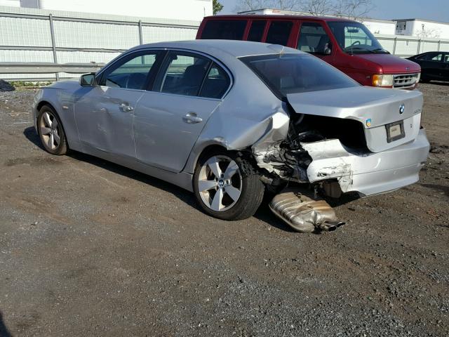 WBANF73526CG69530 - 2006 BMW 530 XI SILVER photo 3
