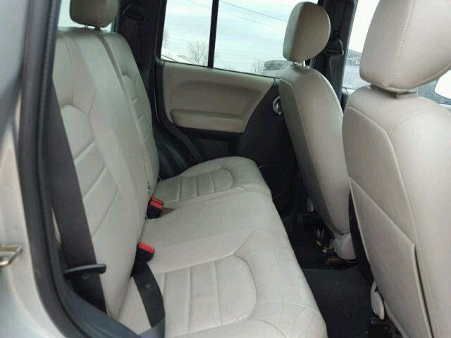 1J4GL38K13W735529 - 2003 JEEP LIBERTY RE SILVER photo 6