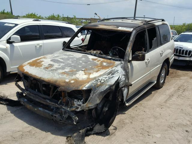 JT6HT00W5X0044074 - 1999 LEXUS LX 470 WHITE photo 2