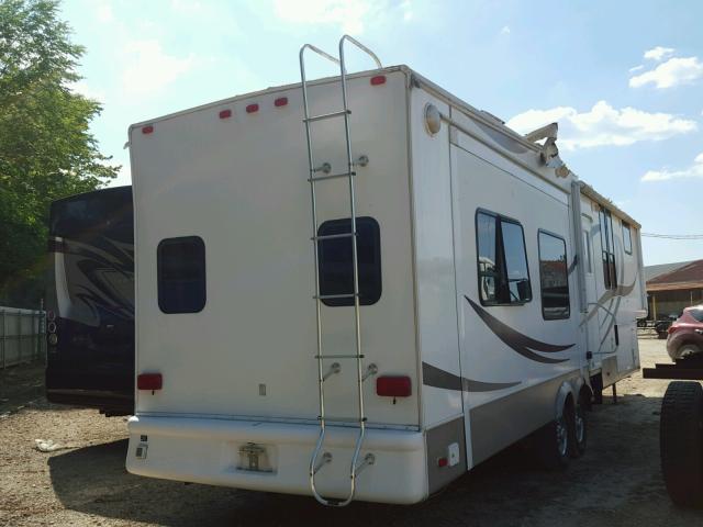 4YDF34S208E750615 - 2008 KEYSTONE 5TH WHEEL WHITE photo 4