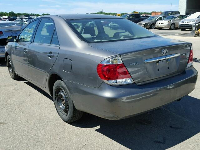 4T1BE32K85U634999 - 2005 TOYOTA CAMRY LE/X GRAY photo 3