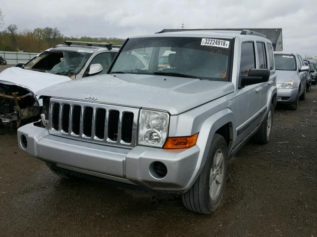 1J8HG48K38C192383 - 2008 JEEP COMMANDER SILVER photo 2