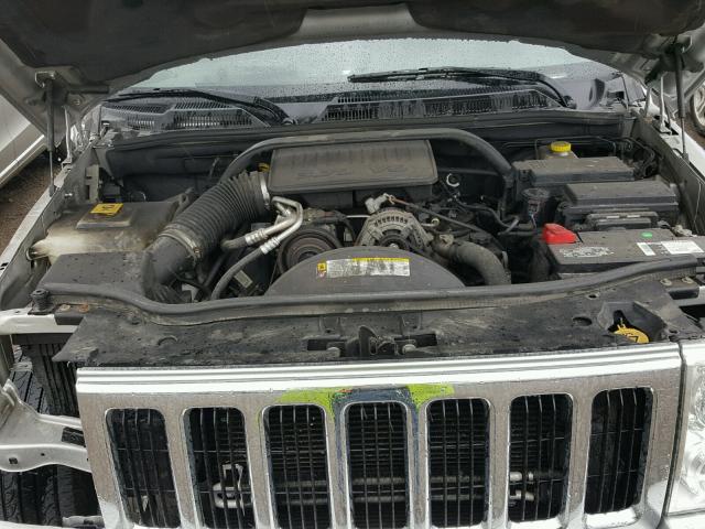 1J8HG48K38C192383 - 2008 JEEP COMMANDER SILVER photo 7