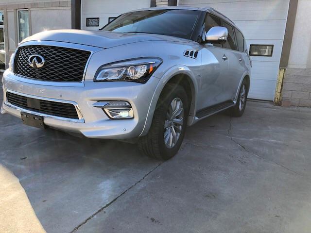 JN8AZ2NF2G9612049 - 2016 INFINITI QX80 SILVER photo 2