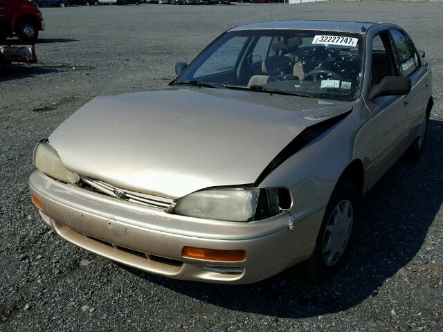 4T1BG12K1TU816068 - 1996 TOYOTA CAMRY DX TAN photo 2