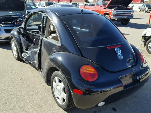 3VWCA21C9YM447429 - 2000 VOLKSWAGEN NEW BEETLE შავი ფოტო 3