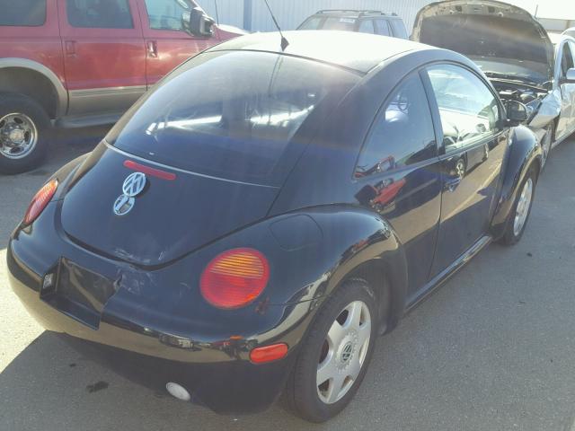 3VWCA21C9YM447429 - 2000 VOLKSWAGEN NEW BEETLE შავი ფოტო 4