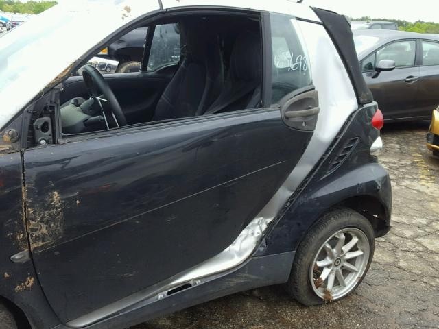 WMEEK31X69K269197 - 2009 SMART FORTWO PAS SILVER photo 9