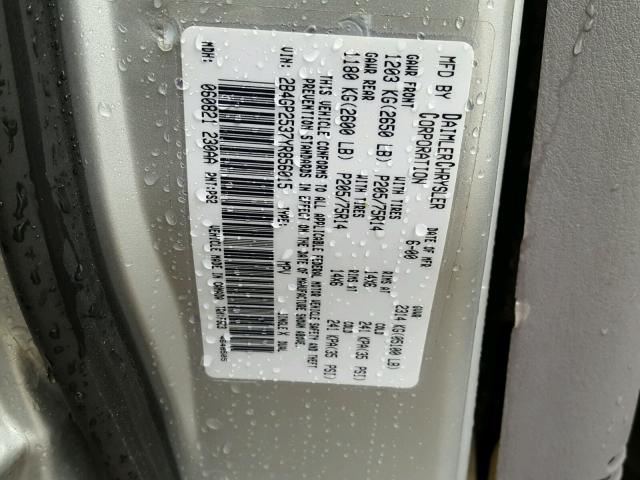 2B4GP2537YR856015 - 2000 DODGE CARAVAN SILVER photo 10