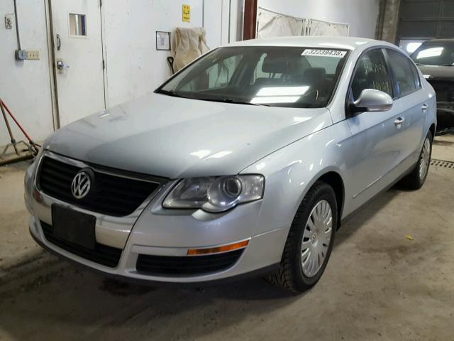 WVWJK73C87P003470 - 2007 VOLKSWAGEN PASSAT SILVER photo 2