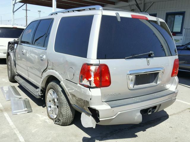 5LMFU27R64LJ20283 - 2004 LINCOLN NAVIGATOR SILVER photo 3