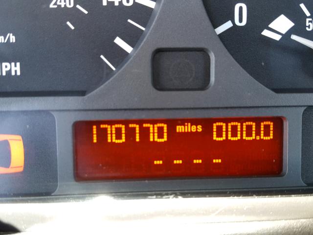 WBAEN33402PC11197 - 2002 BMW 325 IT BLUE photo 8