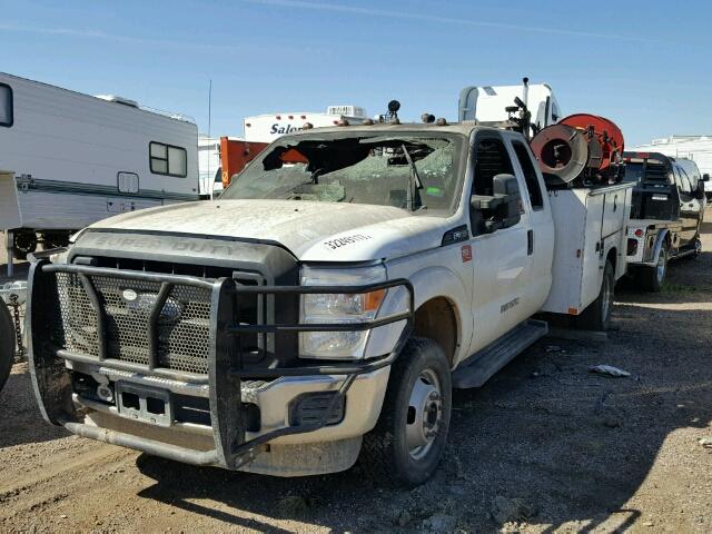 1FD8X3D60FEC25699 - 2015 FORD F350 SUPER WHITE photo 2