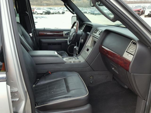 5LMFU28596LJ11821 - 2006 LINCOLN NAVIGATOR BEIGE photo 5