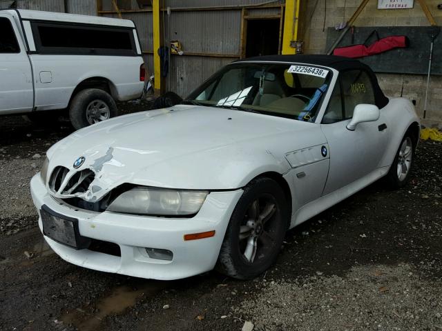 4USCH3341YLF41667 - 2000 BMW Z3 2.8 WHITE photo 2