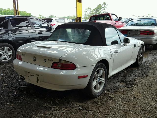 4USCH3341YLF41667 - 2000 BMW Z3 2.8 WHITE photo 4