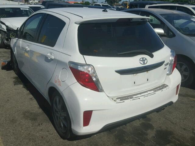 JTDKTUD30CD510292 - 2012 TOYOTA YARIS WHITE photo 3