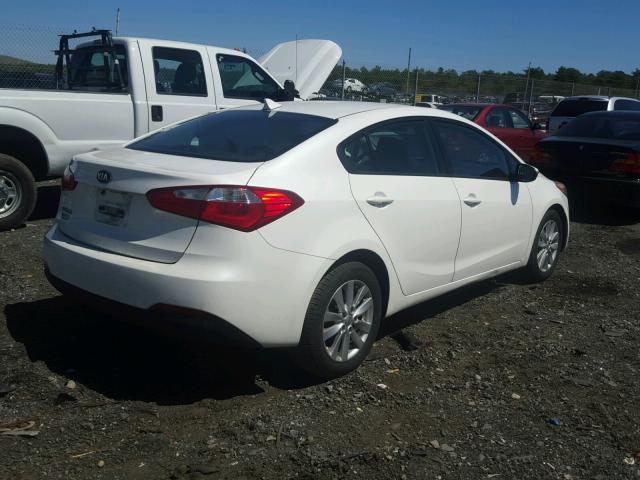 KNAFX4A66F5414540 - 2015 KIA FORTE LX WHITE photo 4